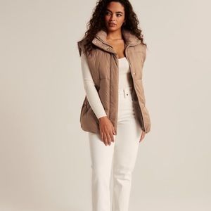 Abercrombie & Fitch Oversized Quilted Puffer Vest